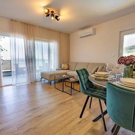 Kotisina J Parking Included Makarska