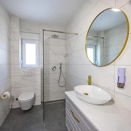 Kotisina J Parking Included Apartment