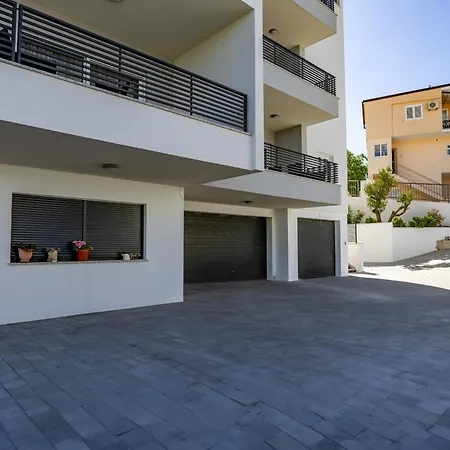 Kotisina J Appartamento Makarska