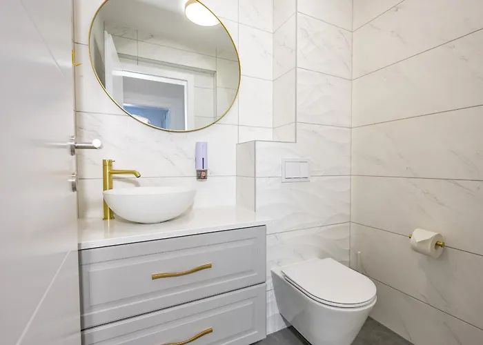 Kotisina J Parking Included Appartement Makarska