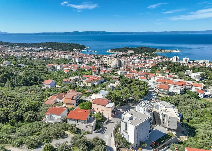 Kotisina J Parking Included * Makarska